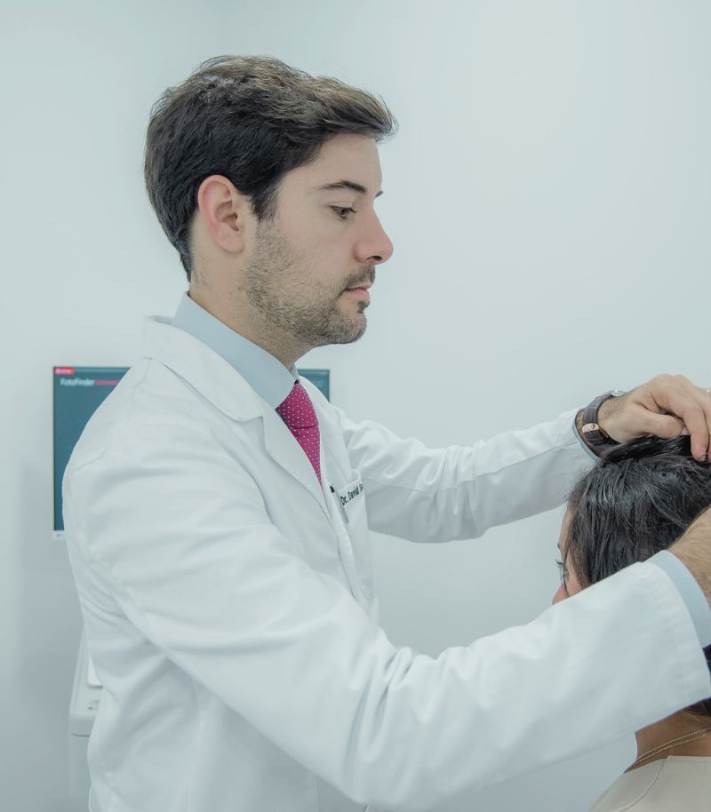 Diagnóstico avanzado y seguimiento clínico en foliculitis decalvante Diagnóstico avanzado y seguimiento clínico en foliculitis decalvante