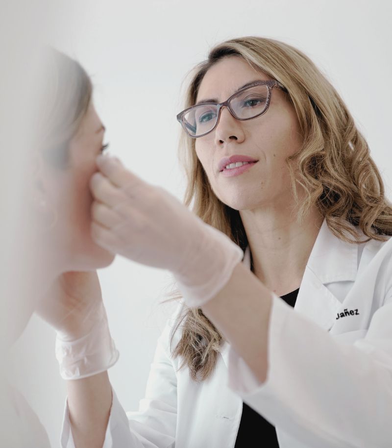 Preventive treatments to delay facial ageing from an early stage