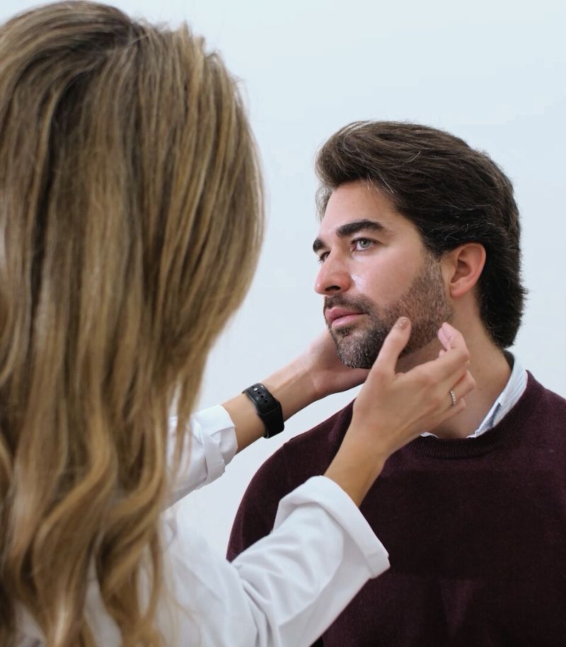 Tratamiento específico para rejuvenecer la mirada del hombre sin perder naturalidad Tratamiento específico para rejuvenecer la mirada del hombre sin perder naturalidad