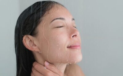 Cómo ducharse correctamente: consejos para cuidar la piel
